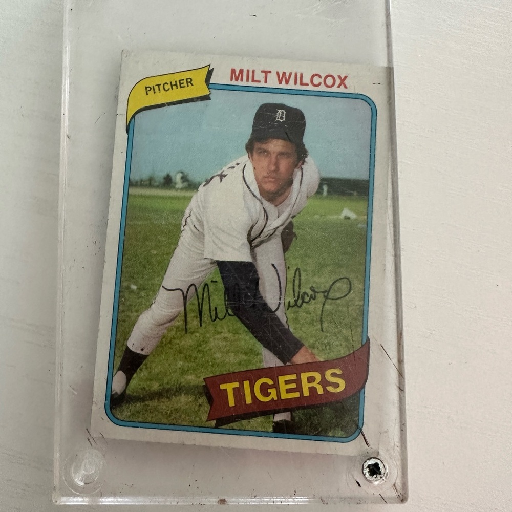 Milt Wilcox Detroit Tigers #392 TOPPS 1980 Baseball Card SIGNED